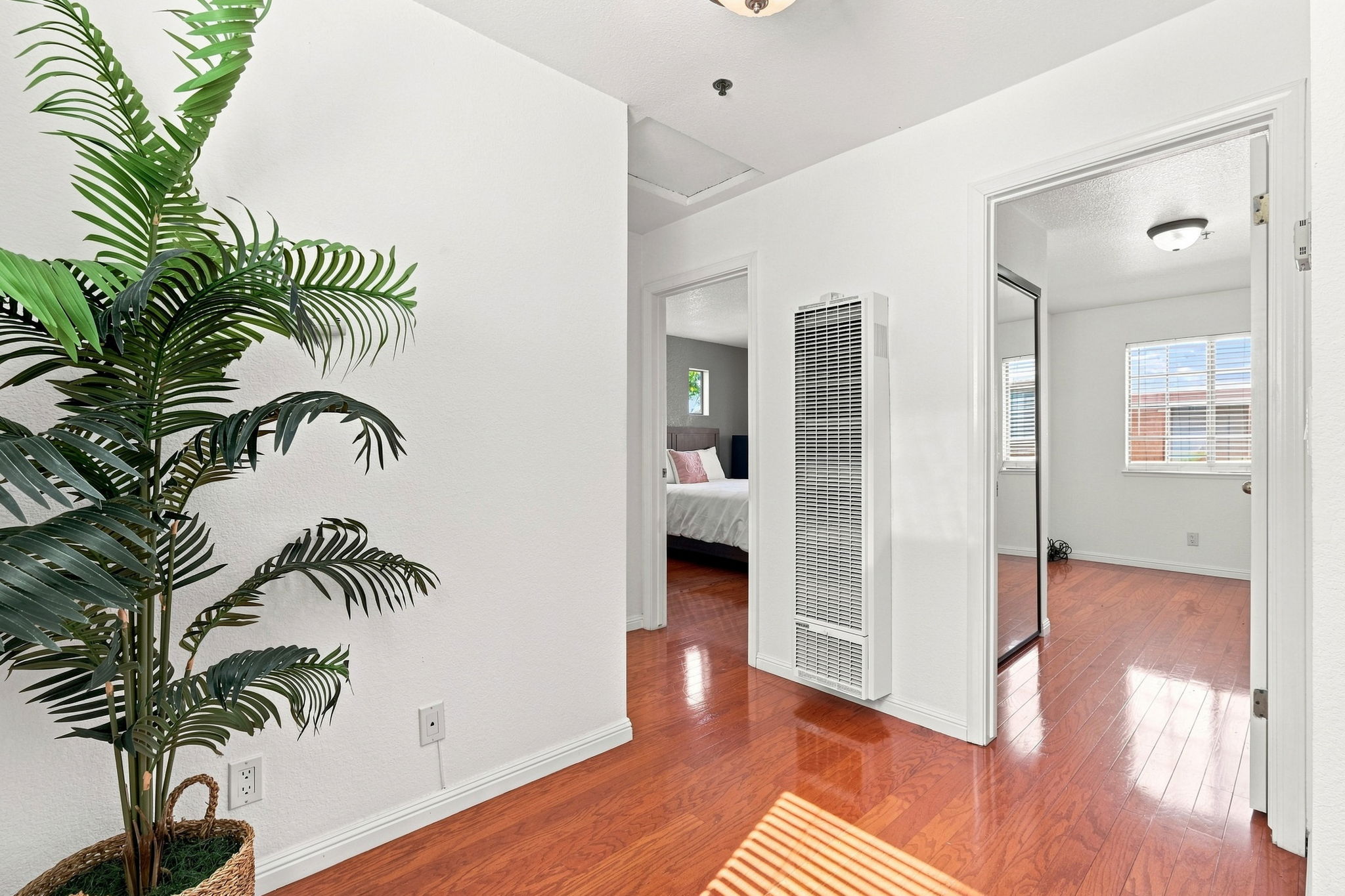 016_F8_15925 Maubert Ave 6