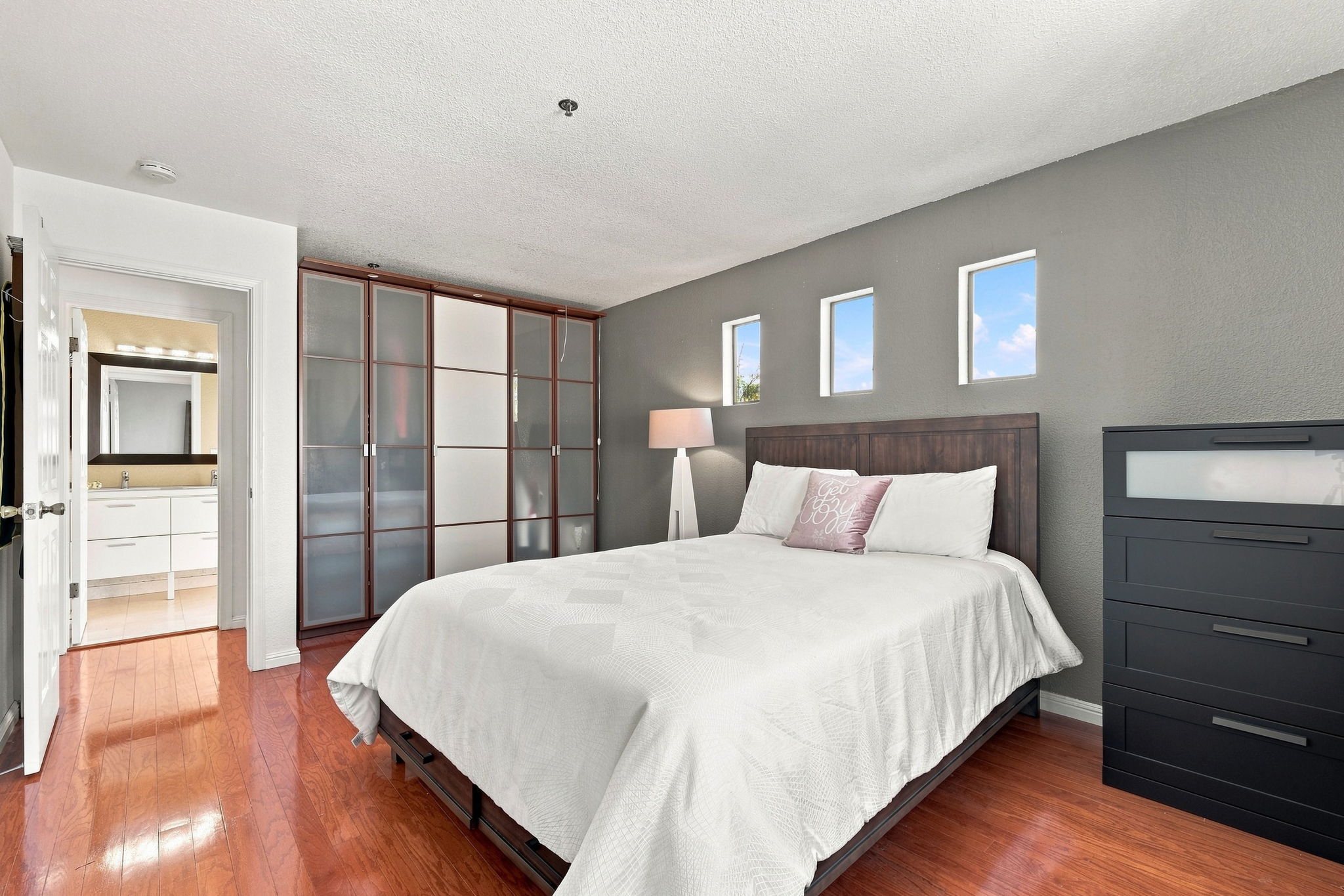 021_F8_15925 Maubert Ave 6