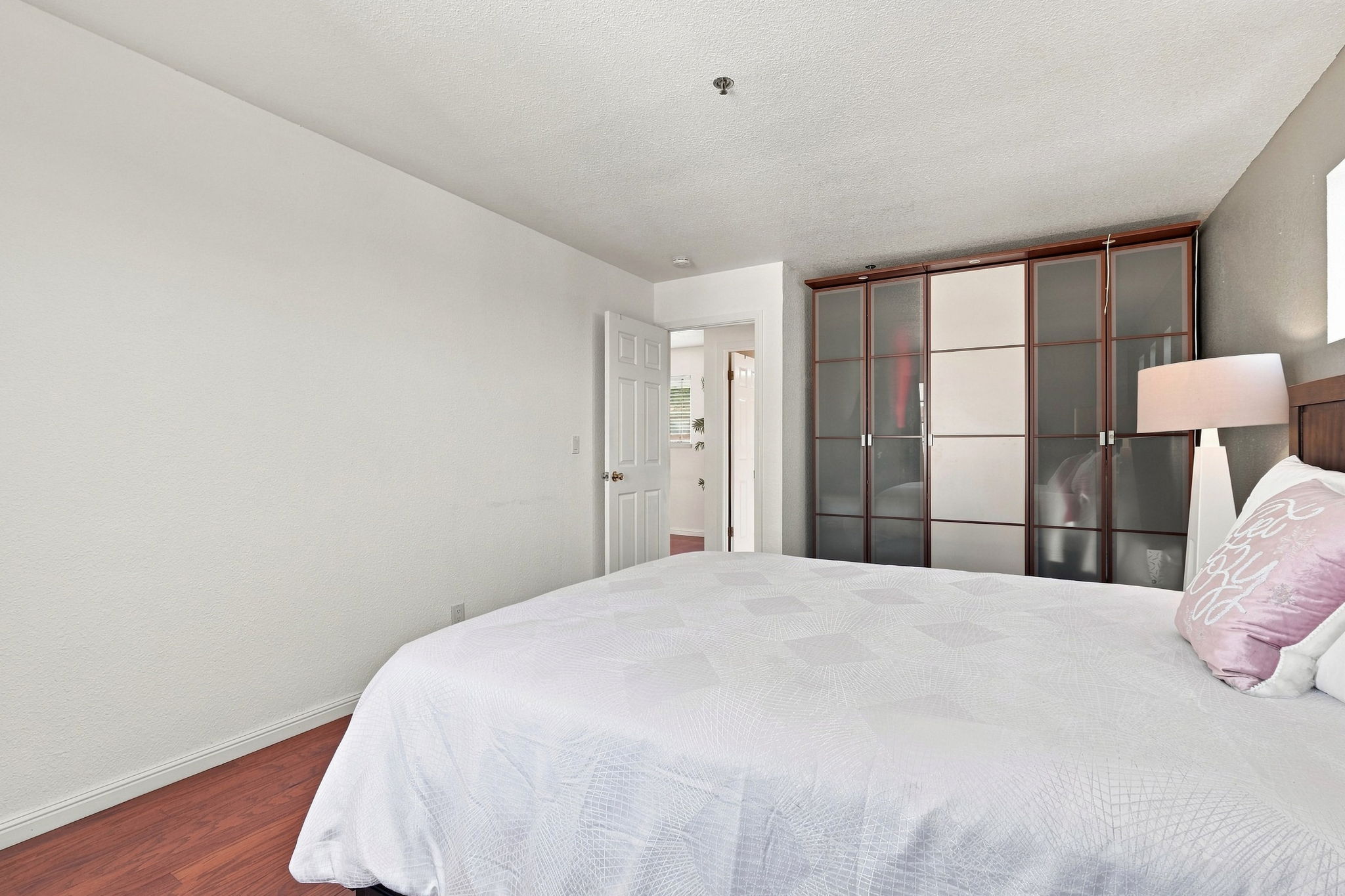 022_F8_15925 Maubert Ave 6