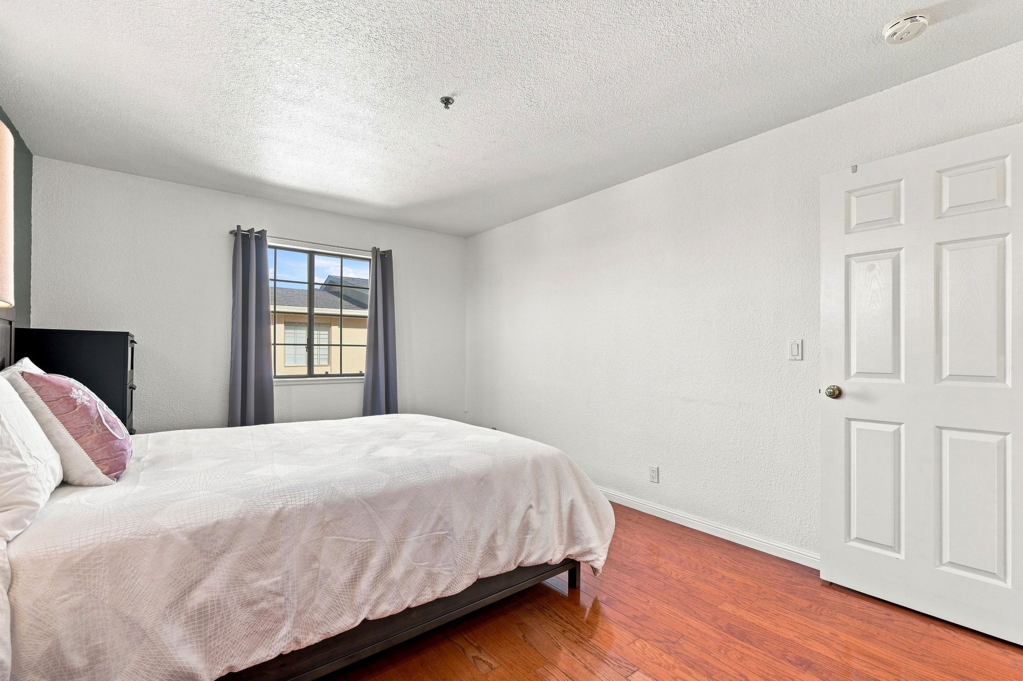023_F8_15925 Maubert Ave 6