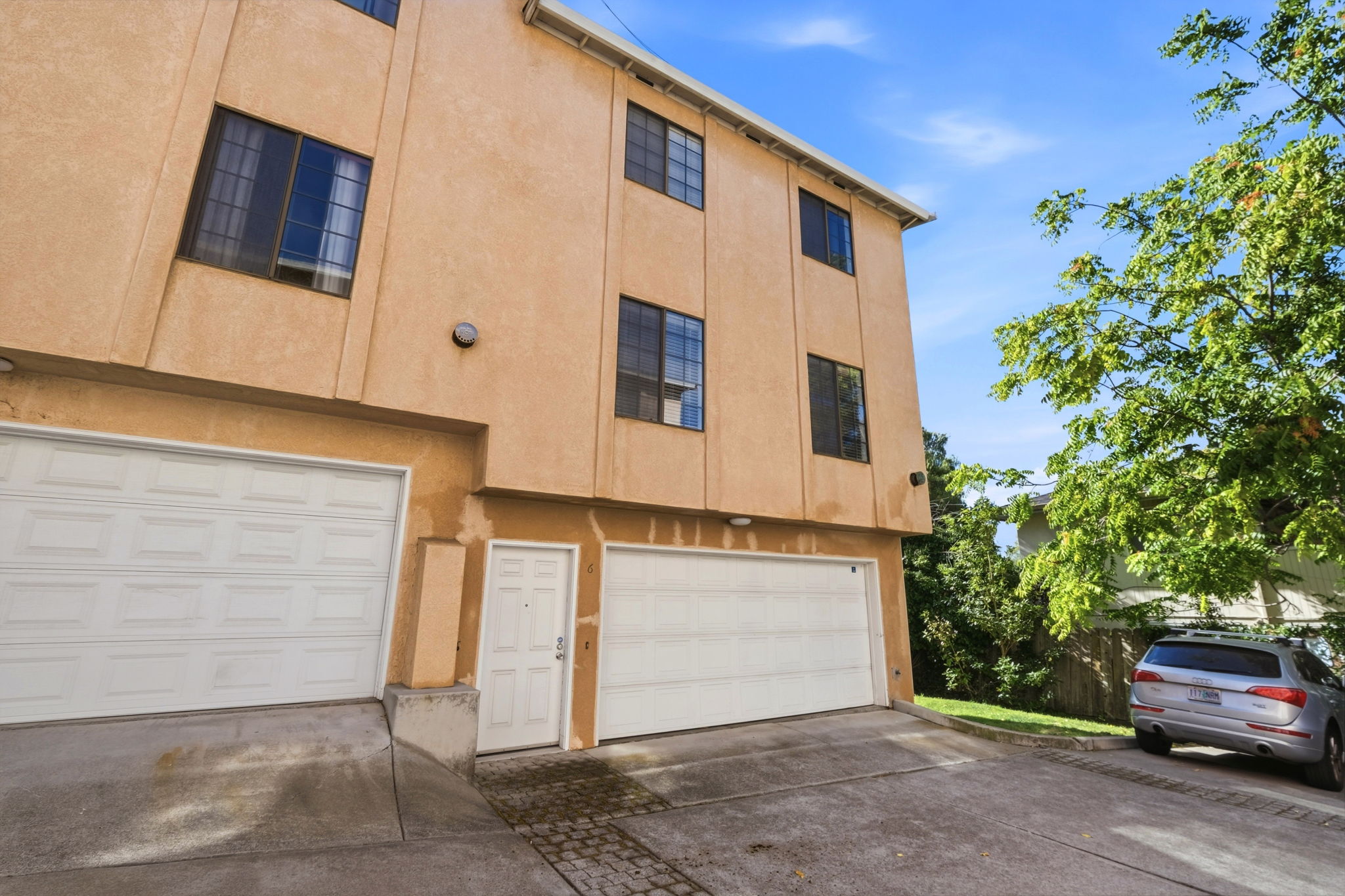 029_F8_15925 Maubert Ave 6