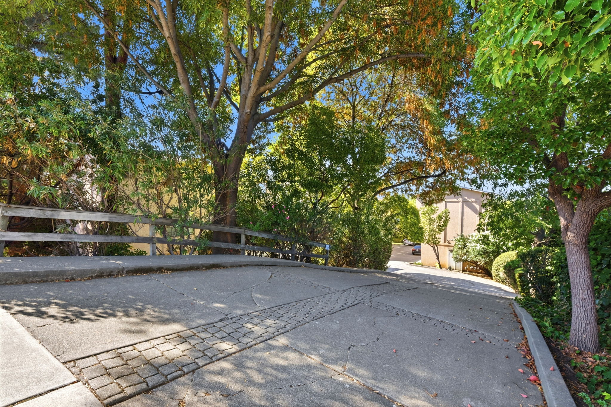031_F8_15925 Maubert Ave 6