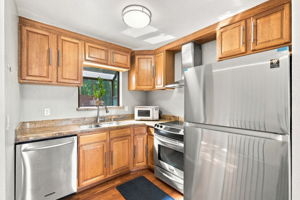 011_F8_15925 Maubert Ave 6