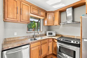 012_F8_15925 Maubert Ave 6