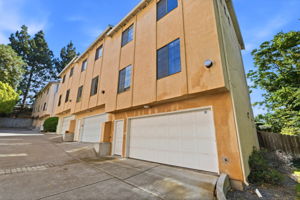 030_F8_15925 Maubert Ave 6