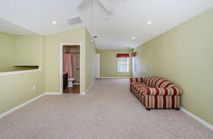 Upstairs Loft 1B