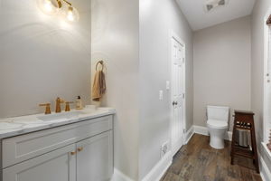  Photo 48