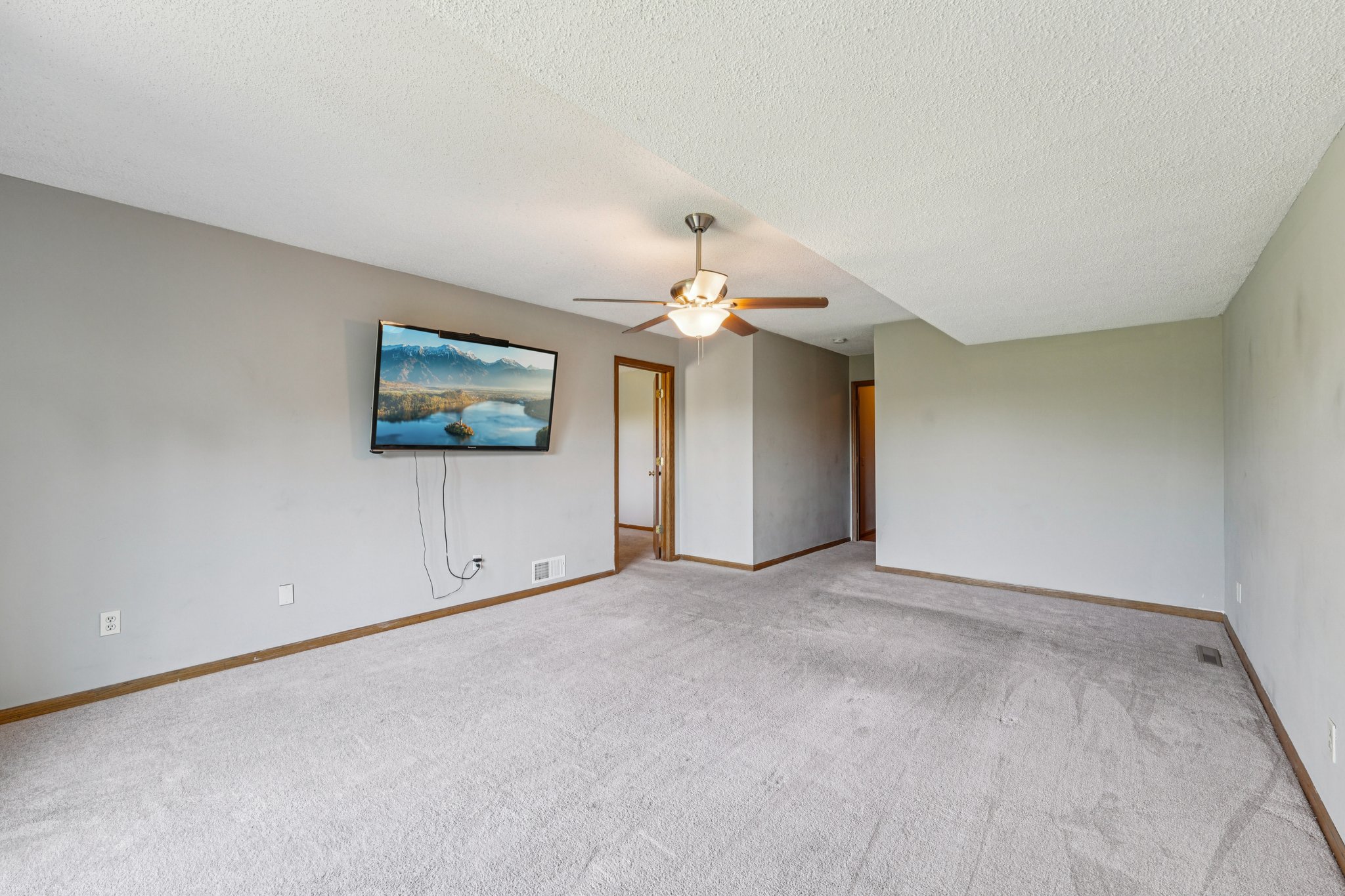 Hyland Pointe Ct-S3010-020.jpg