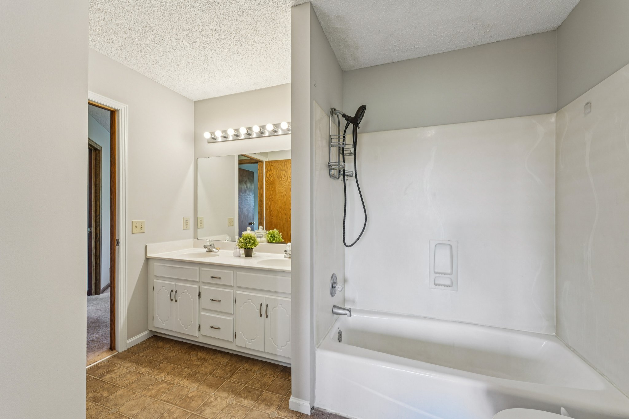 Hyland Pointe Ct-S3010-032.jpg