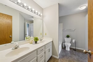 Hyland Pointe Ct-S3010-031.jpg