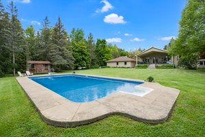 15935 Dufferin St, King City, ON L7B 1K5, Canada Photo 46