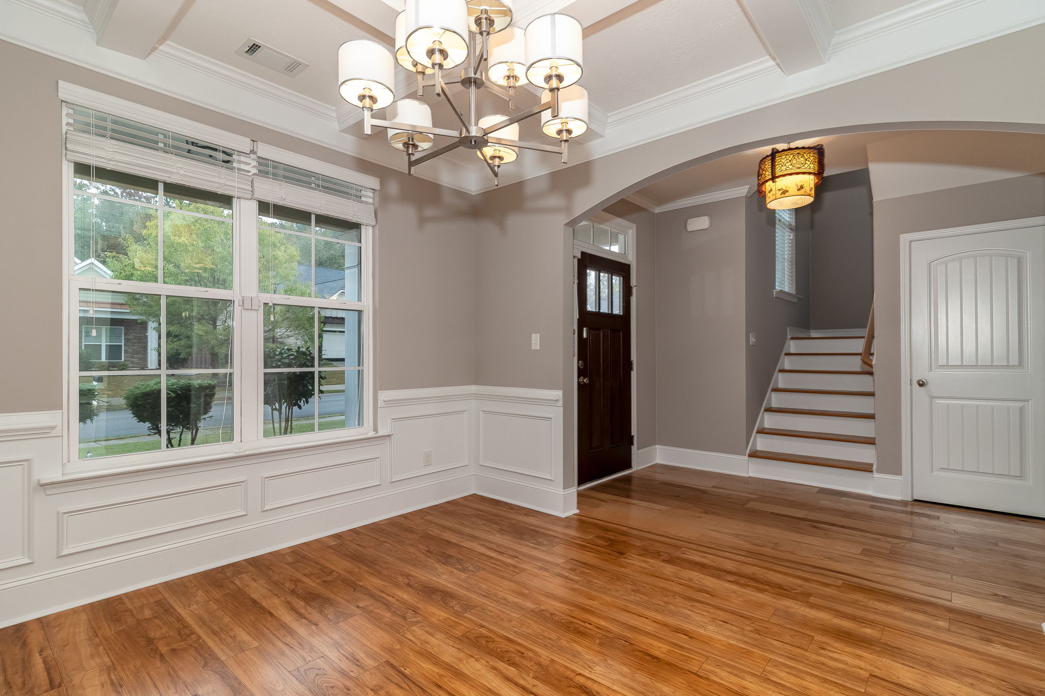 Dining Room/Entryway