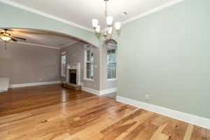 Breakfast Area/Living Room