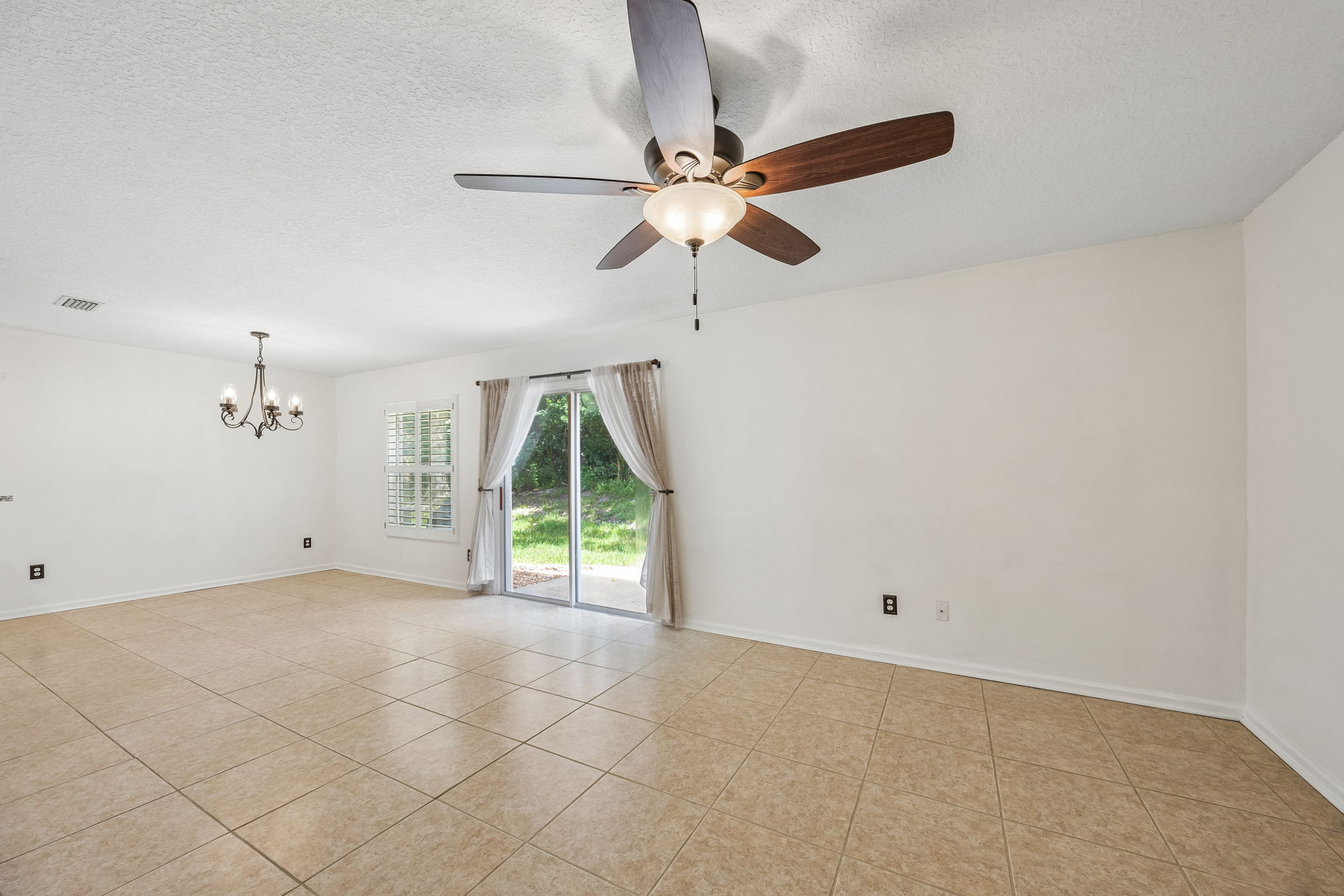 Living Room/Dining Room