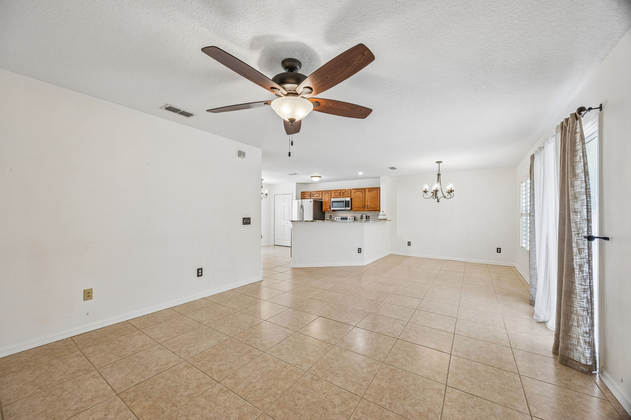 Living Room/Dining Room