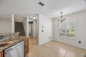 Kitchen/Breakfast Area