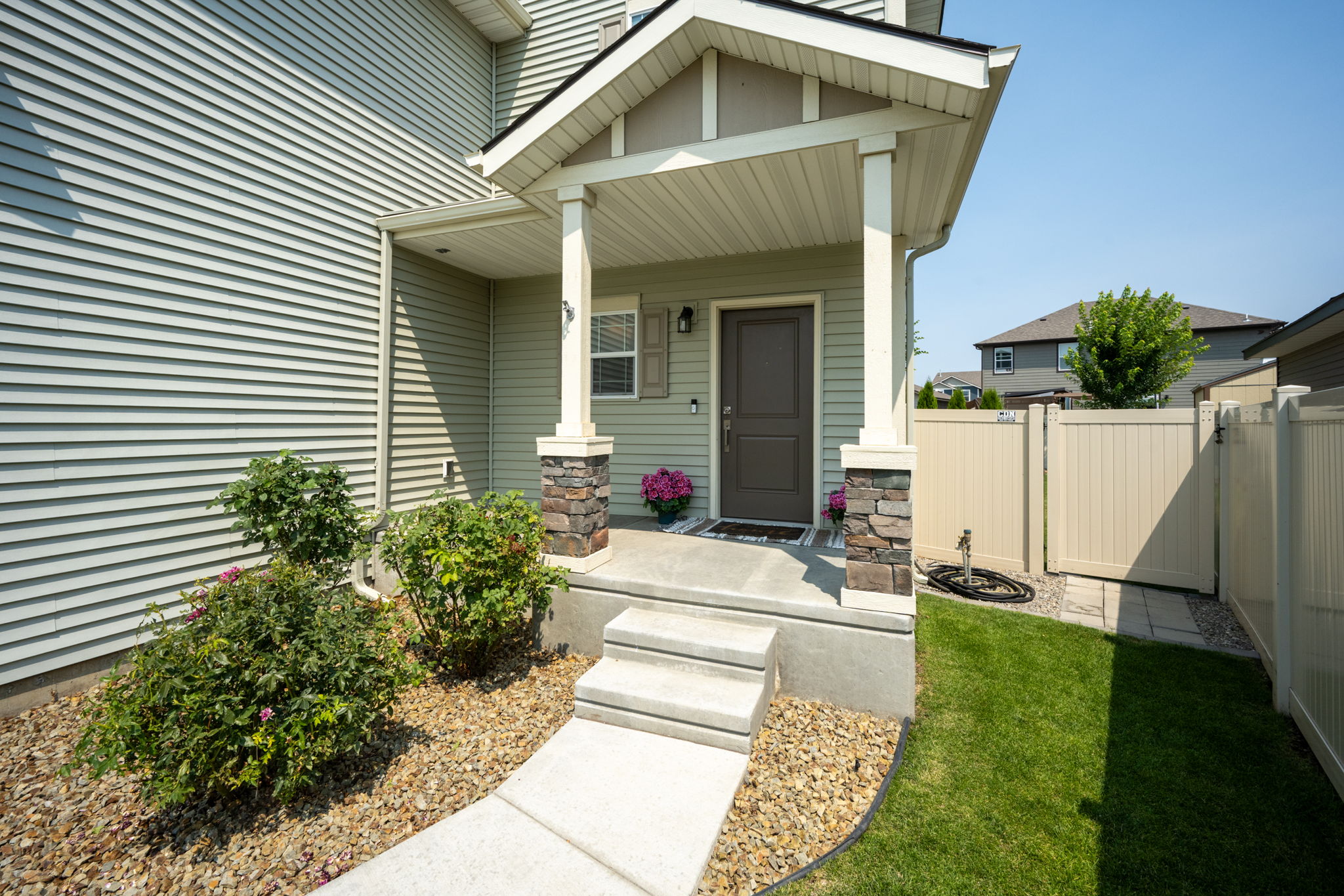  Photo 23