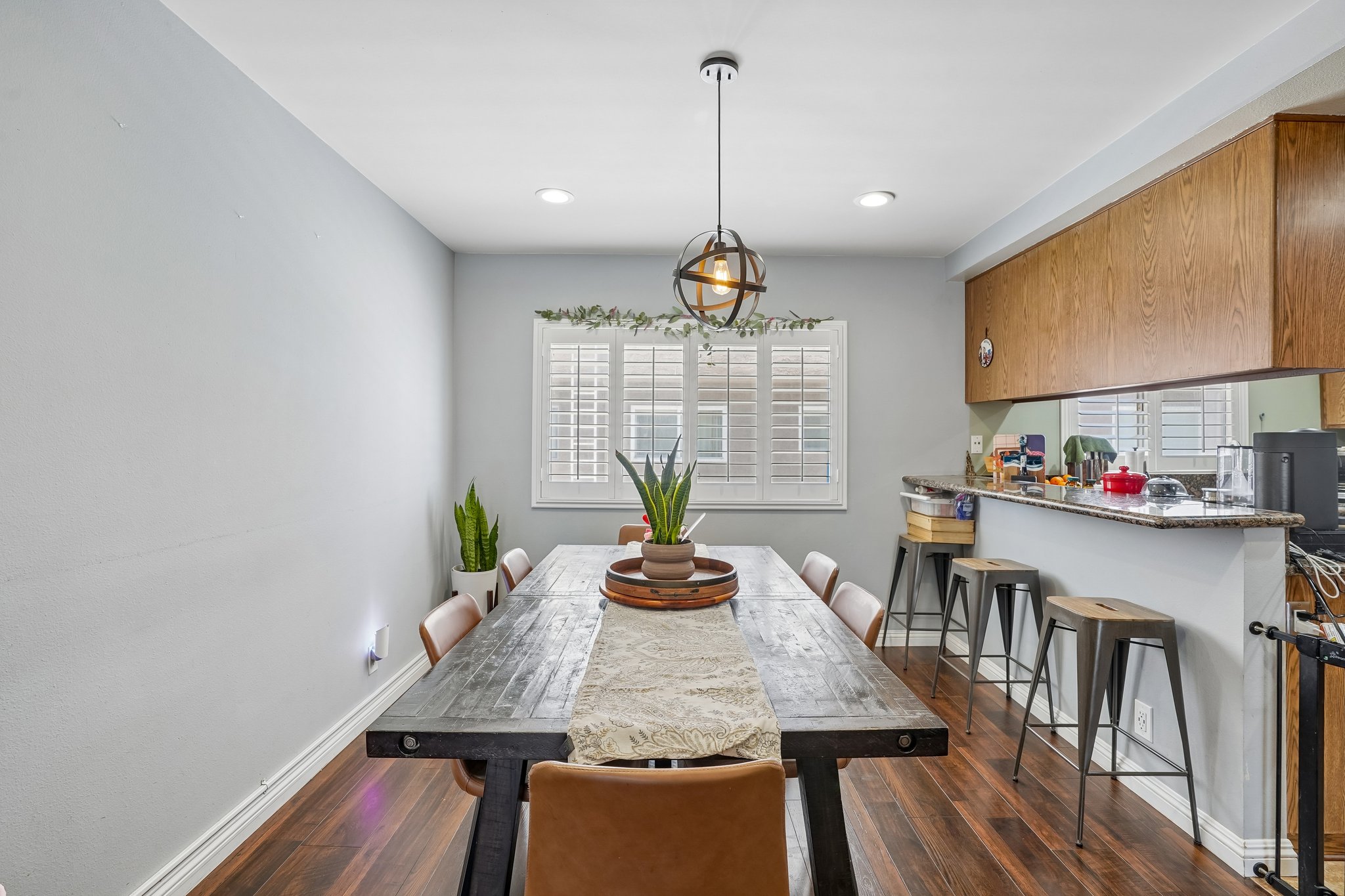 W Jefferson Blvd-S3107-012.jpg