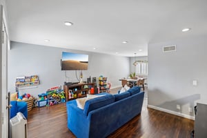 W Jefferson Blvd-S3107-005.jpg