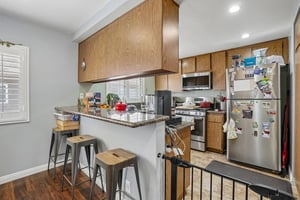 W Jefferson Blvd-S3107-015.jpg