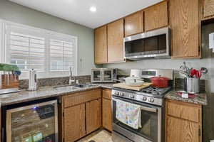 W Jefferson Blvd-S3107-016.jpg