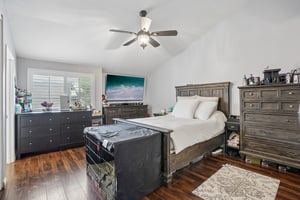 W Jefferson Blvd-S3107-020.jpg