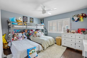 W Jefferson Blvd-S3107-024.jpg
