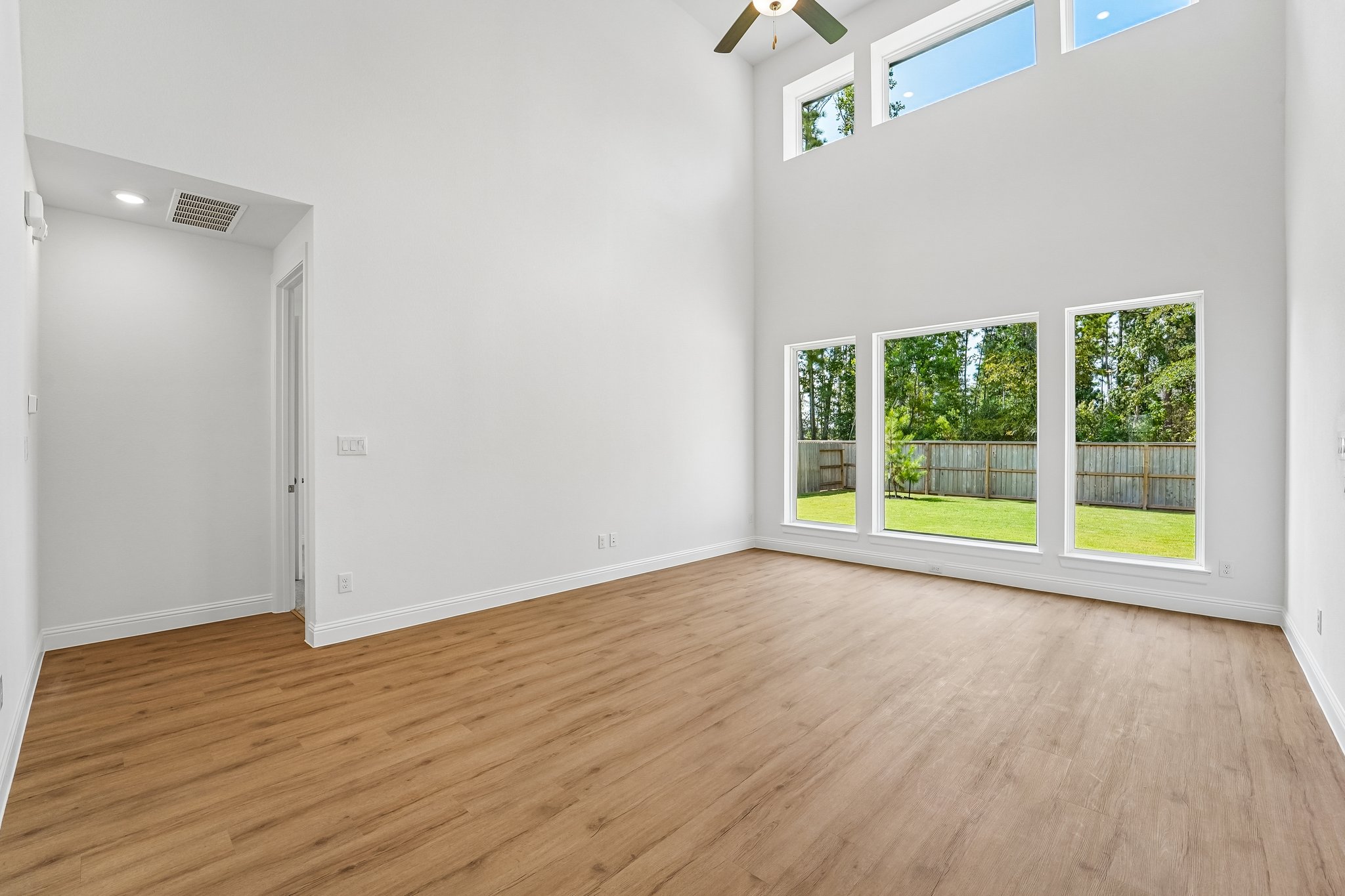 Mahogany Mist Dr-S0508-006.jpg