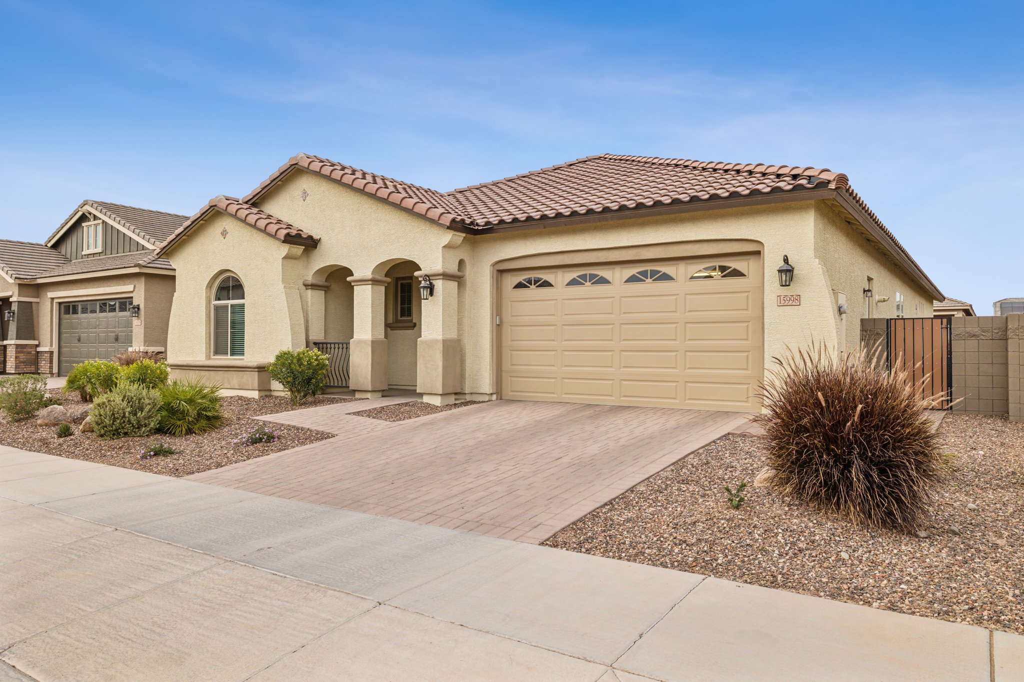 15998 W Electra Ln, Surprise, AZ 85387 - 003.jpg