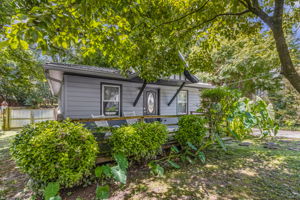 Welcome to 16 Bates Ave NE