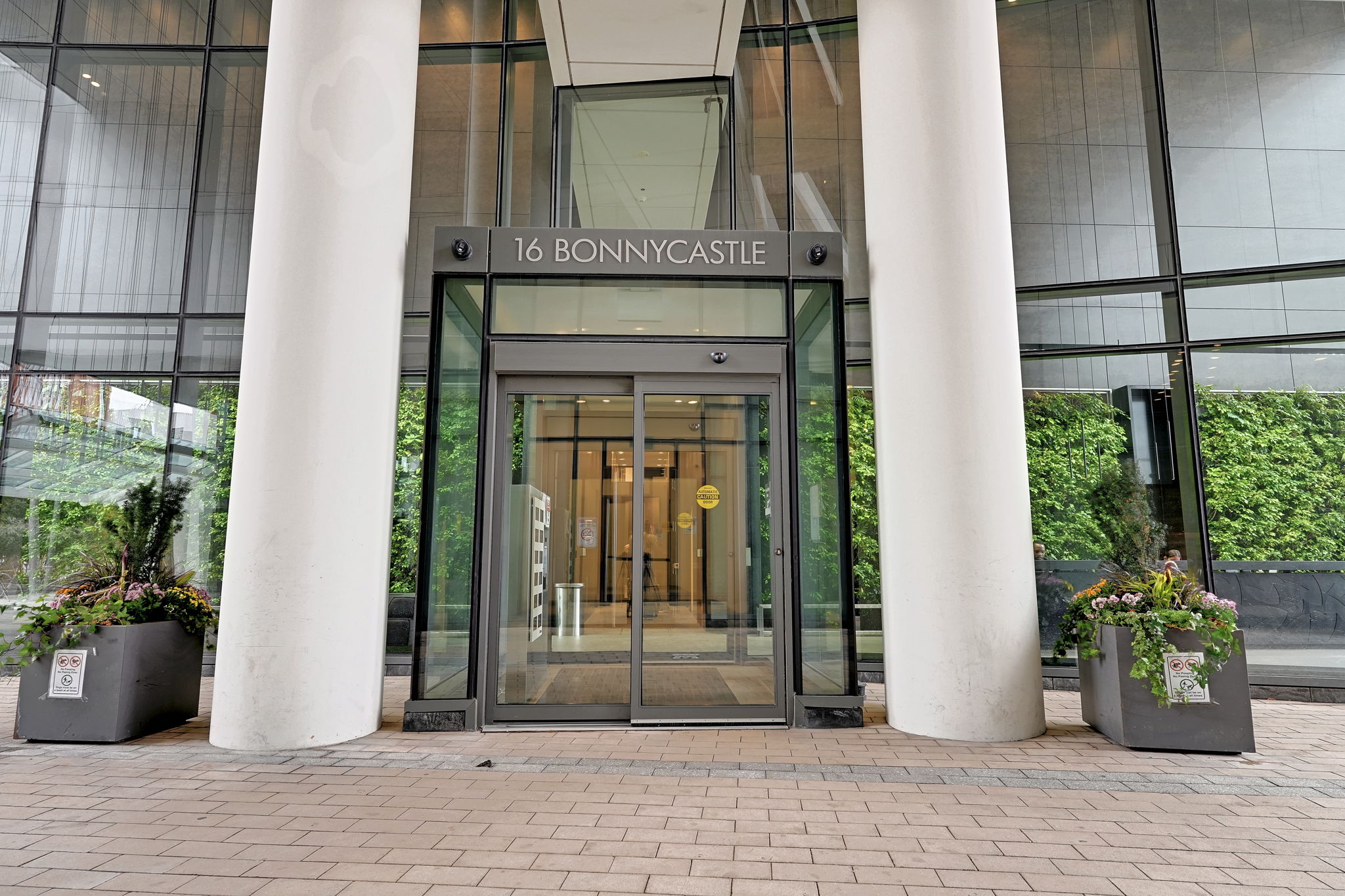 16 Bonnycastle St 3606 Toronto, ON M5A 0C9