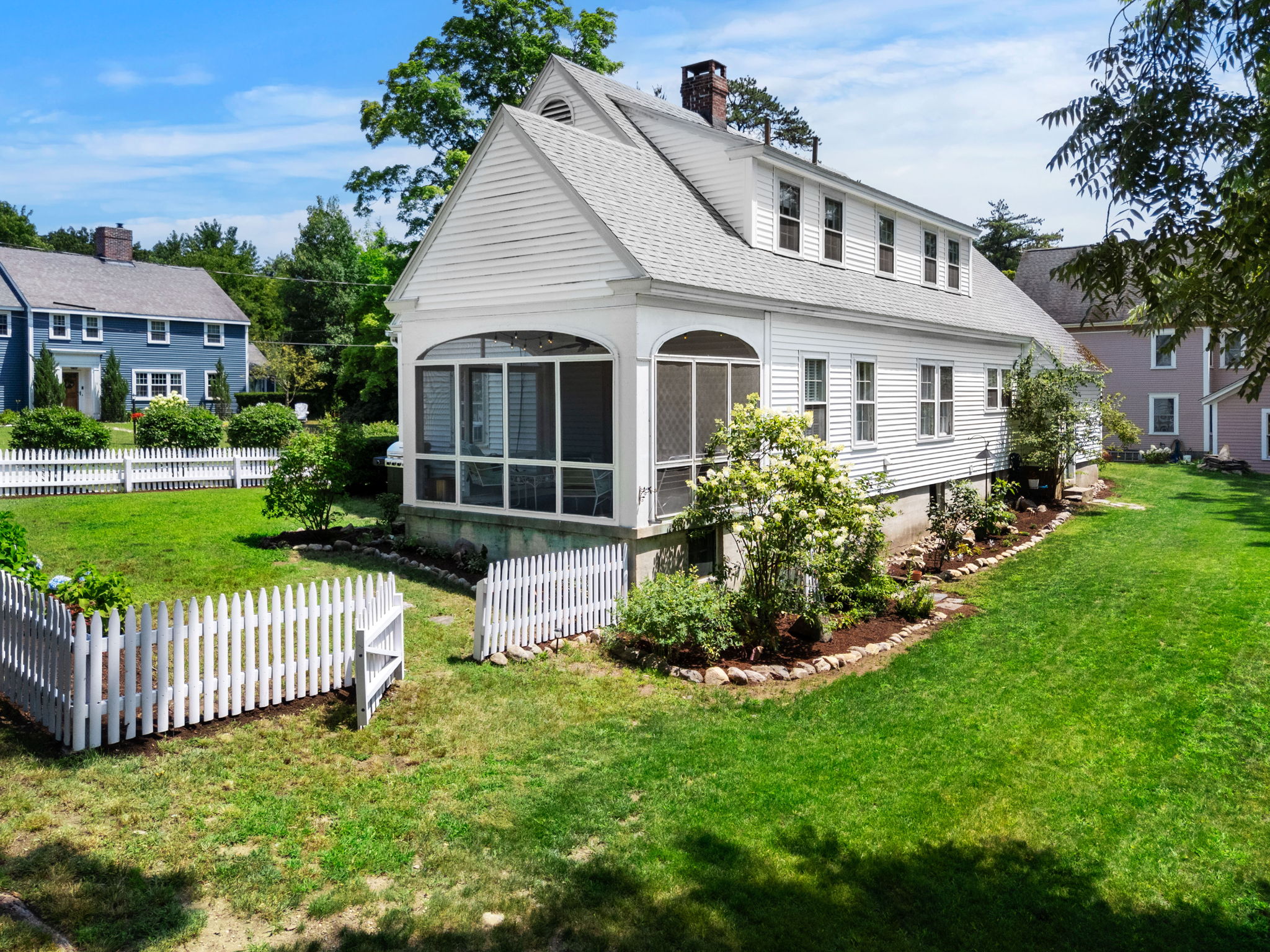 16 Brookline St, Nashua, NH 03064, USA Photo 5