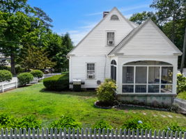 16 Brookline St, Nashua, NH 03064, USA Photo 5