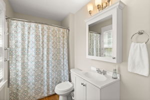 16 Brookline St, Nashua, NH 03064, USA Photo 35