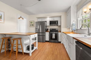 16 Brookline St, Nashua, NH 03064, USA Photo 44