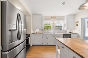 16 Brookline St, Nashua, NH 03064, USA Photo 49