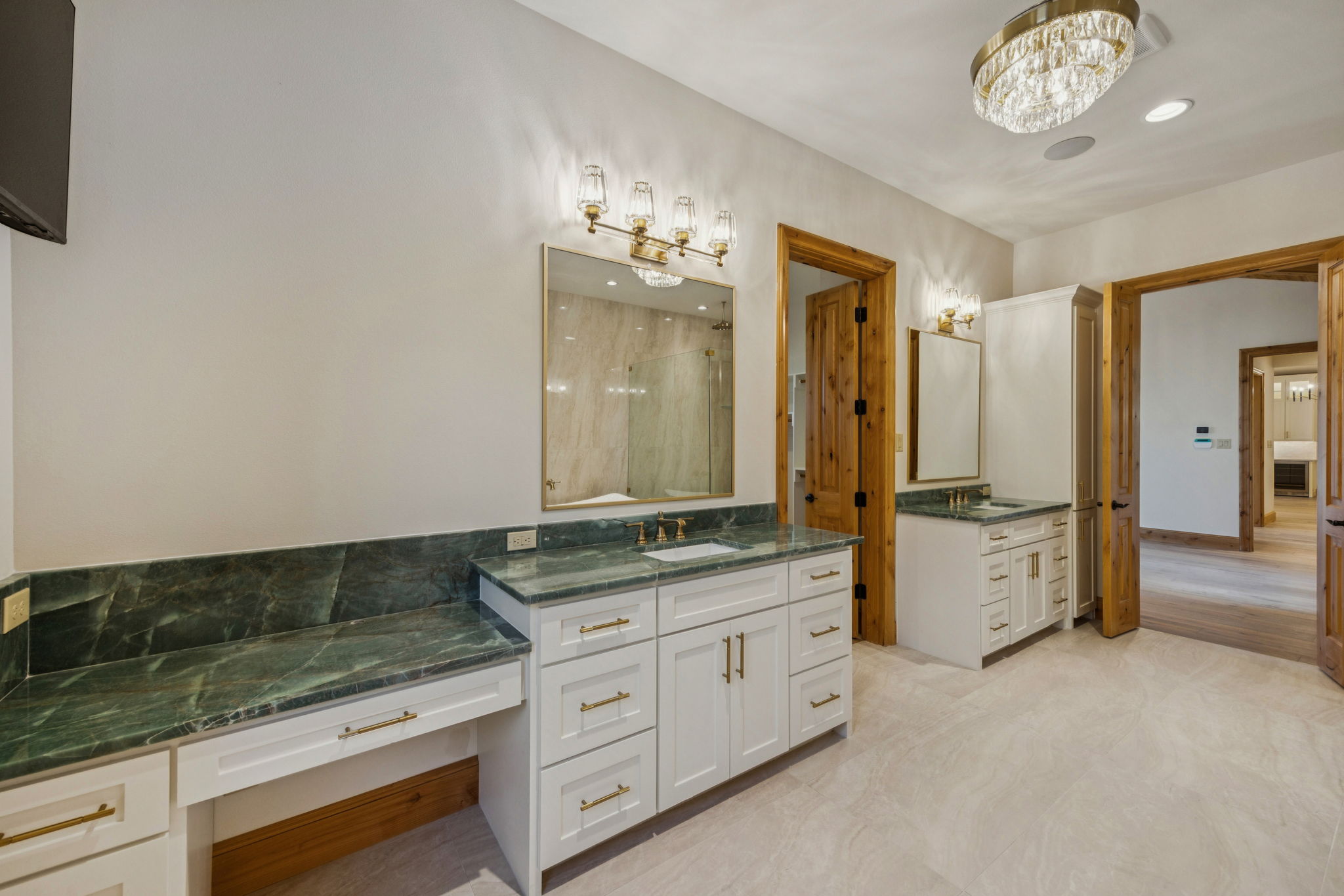 Auqa Quartzite Tops