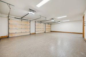 3.5 Garage With Epoxy Floors