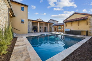 Pool With Water Feature