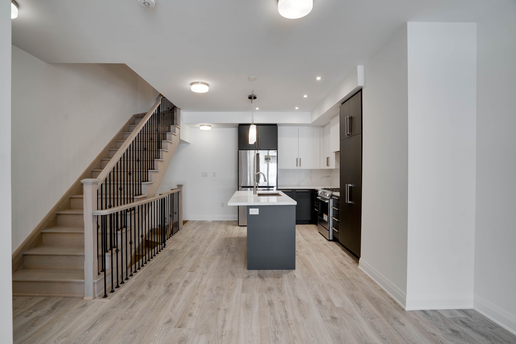 16 Chesley St Vaughan, ON L4J 8A2