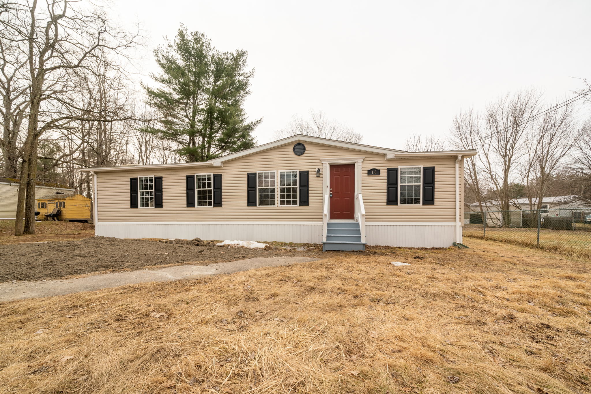16 Deborah Ave, Raymond, NH 03077, USA Photo 7