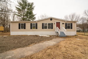 16 Deborah Ave, Raymond, NH 03077, USA Photo 8