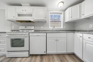 16 Deborah Ave, Raymond, NH 03077, USA Photo 12
