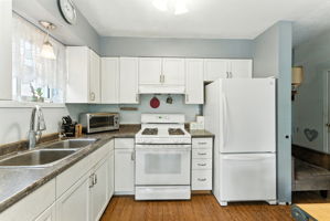  Photo 9
