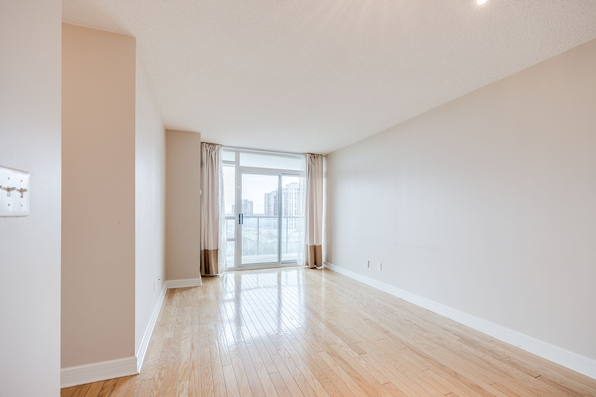 Toronto property showcase — delivered property photograph 9