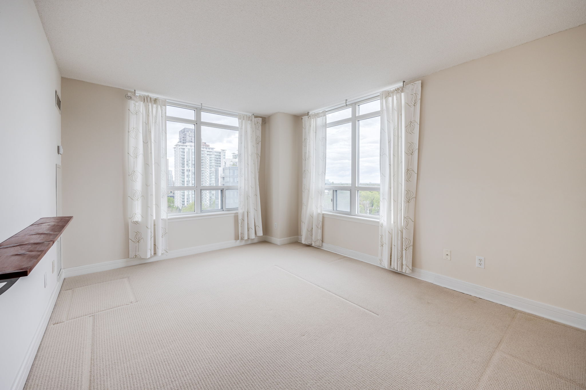 Toronto property showcase — delivered property photograph 16