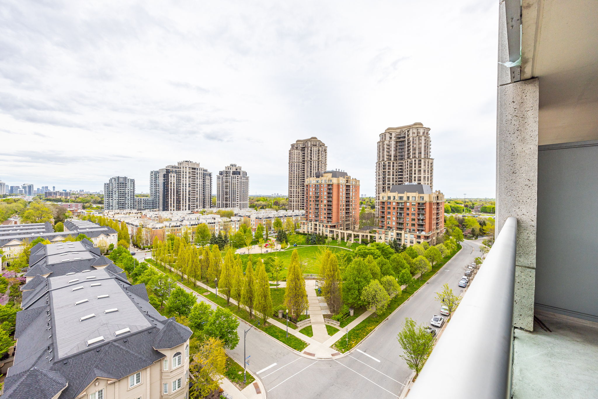 Toronto property showcase — delivered property photograph 25