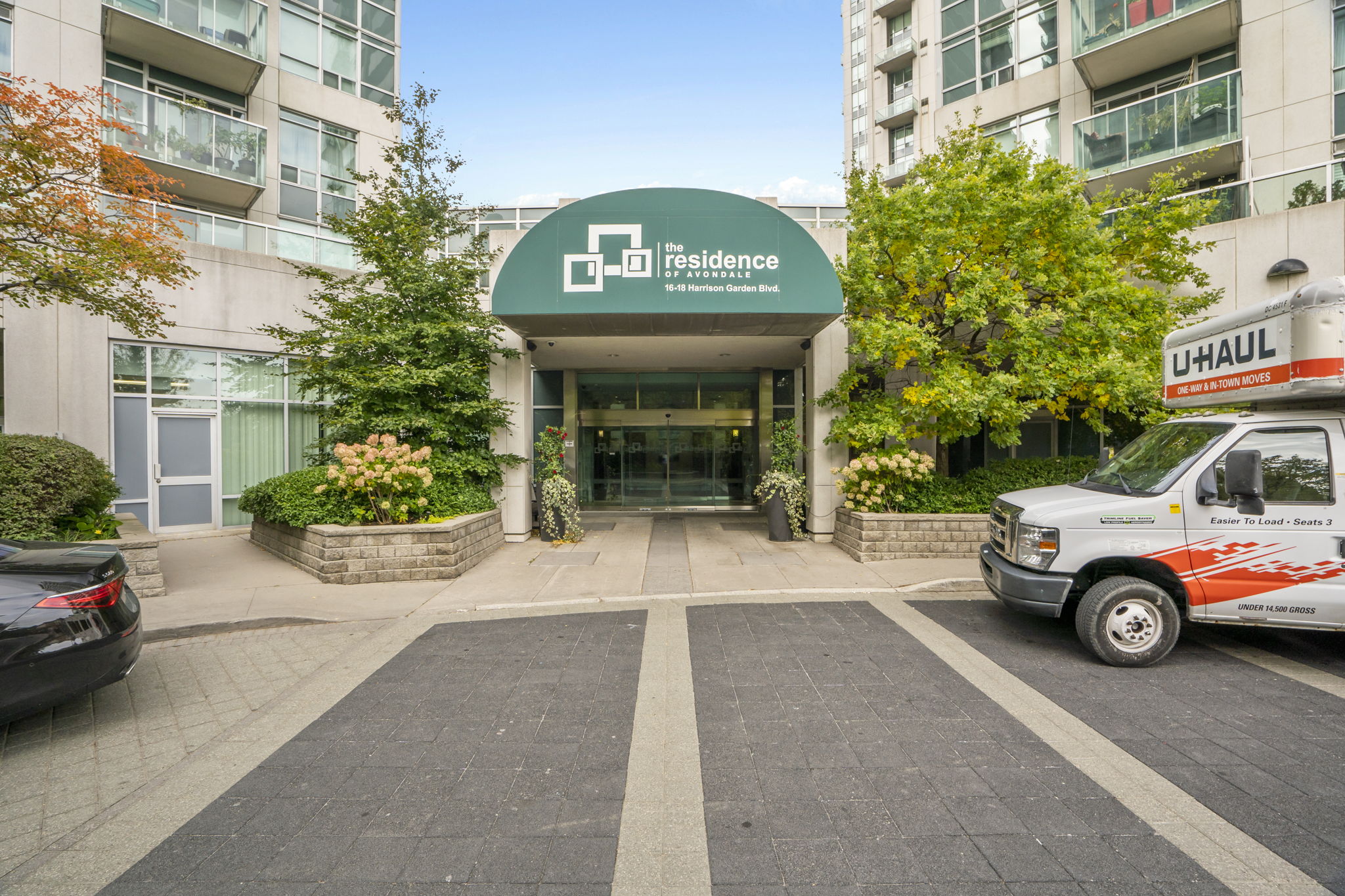 16 Harrison Garden Blvd Toronto, ON M2N 7J6