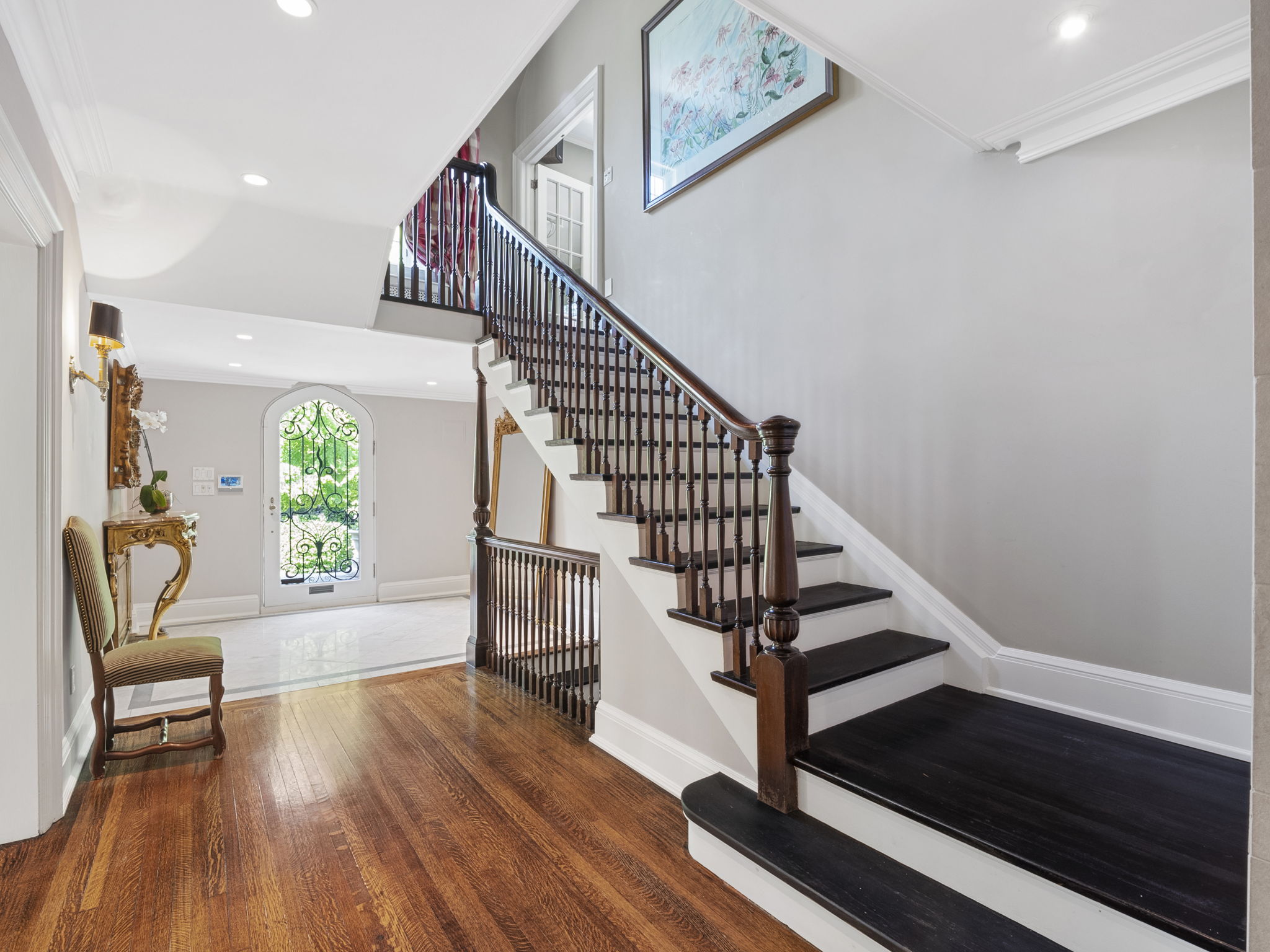 16 Highland Ave Toronto, ON M4W 2A3