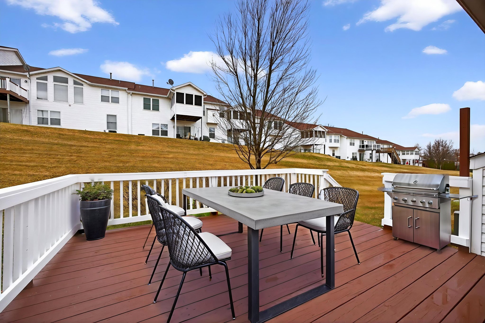 LUND5500 virtually staged.jpeg